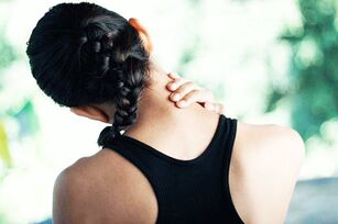 O malestar cos movementos no pescozo é un síntoma de osteocondrose
