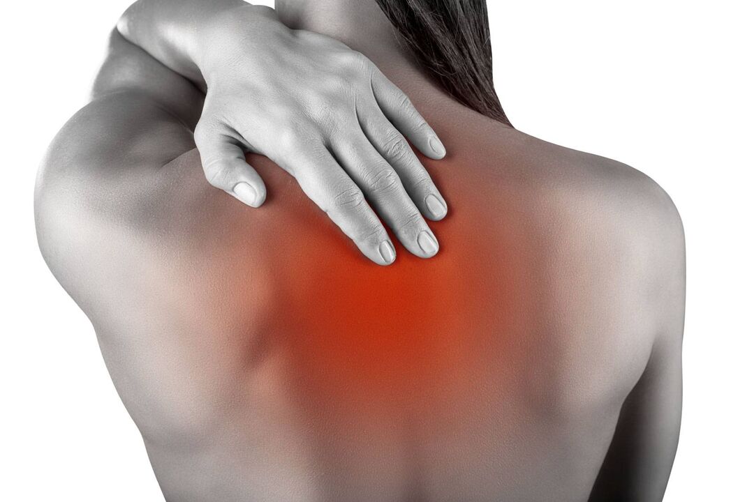 A dor é o principal síntoma da osteocondrose espinal